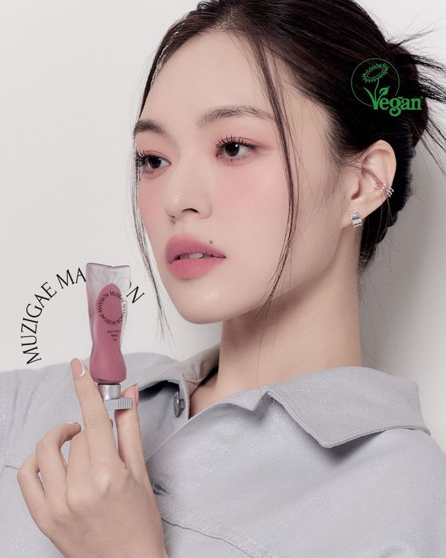 MUZIGAE MANSION Objet Water (006 Behind) | MCLUB