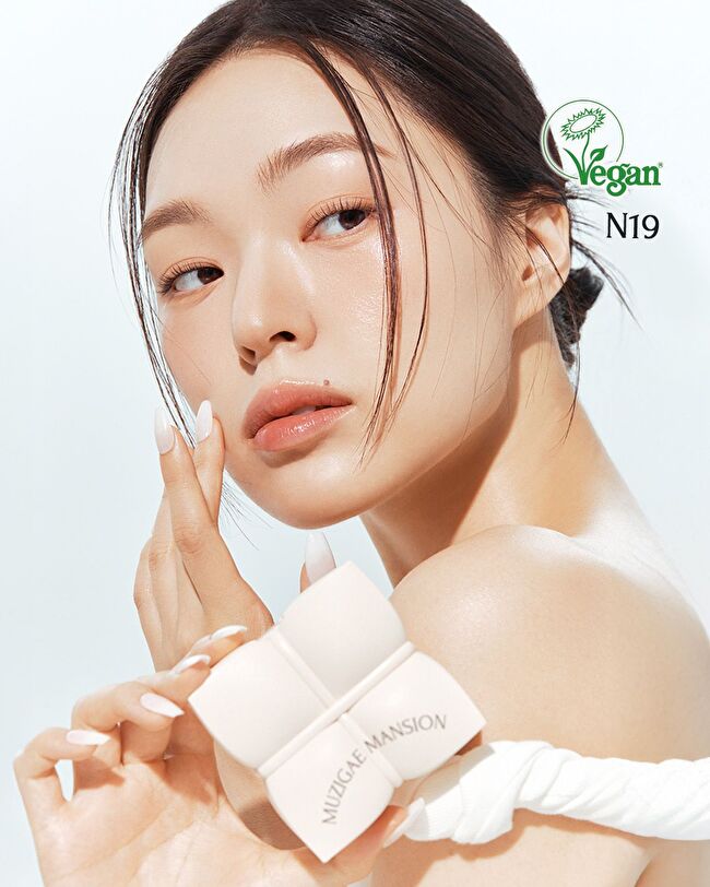 MUZIGAE MANSION Sleek Water Cushion (N19) | MCLUB